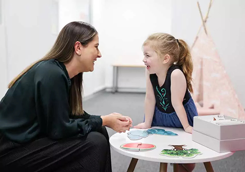 psychologist-and-child-undergoing-therapy
